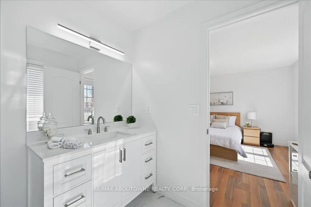 Photo 24 of 31 Olivia Place, Hamilton, Ancaster — HOMEH