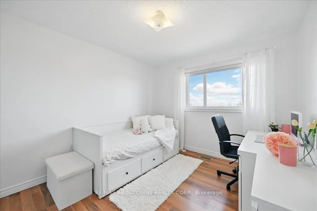 Photo 26 of 31 Olivia Place, Hamilton, Ancaster — HOMEH