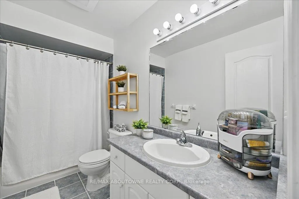 Photo 31 of 31 Olivia Place, Hamilton, Ancaster — HOMEH