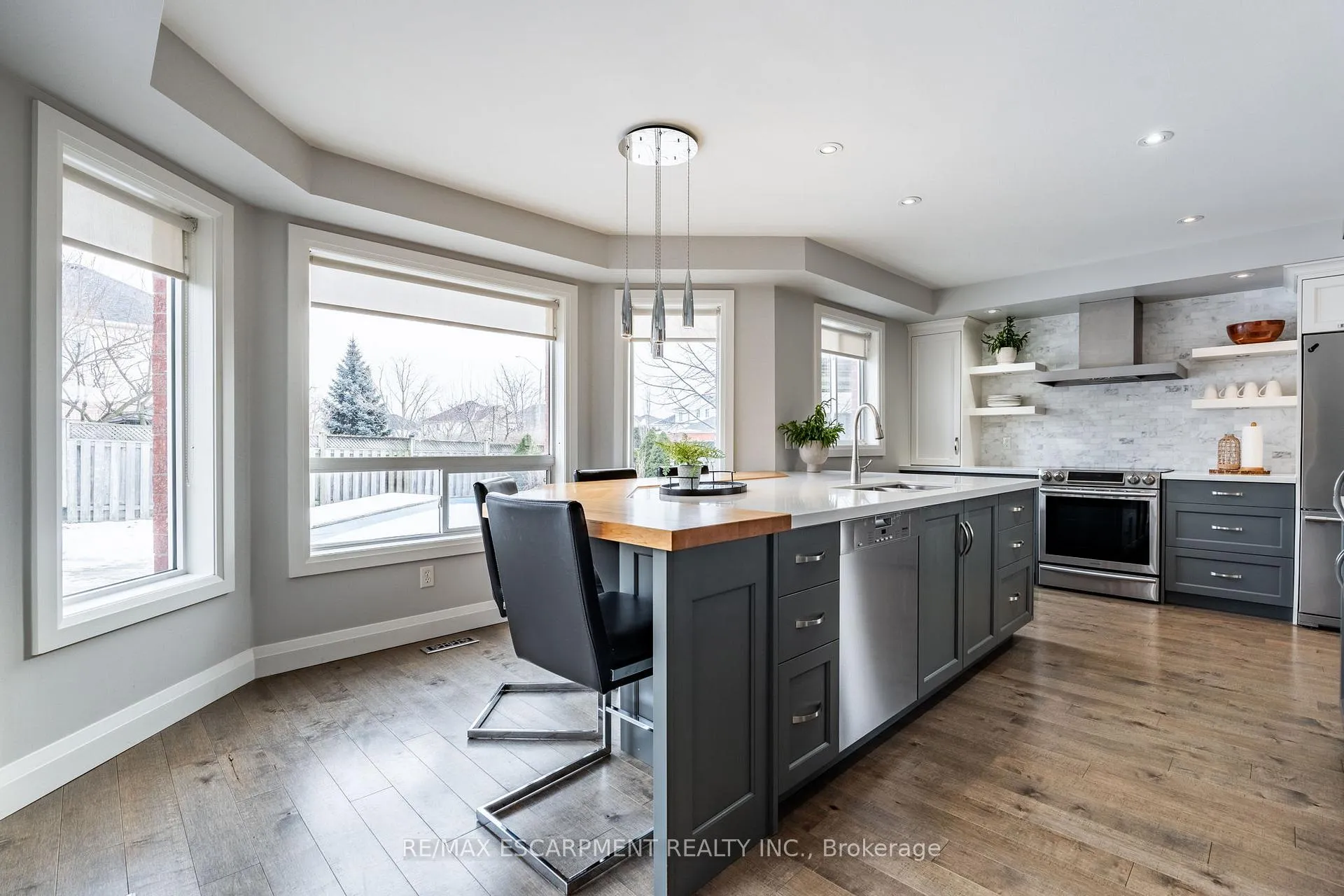 Photo 11 of 2 Fenwick Place, Hamilton, Waterdown — HOMEH