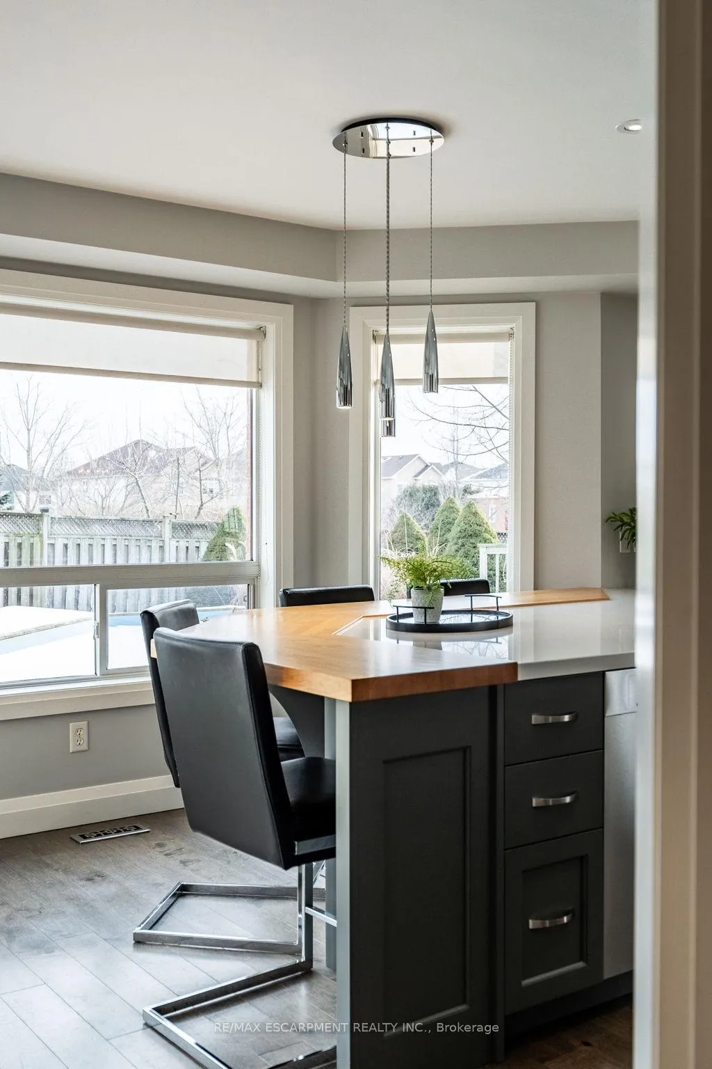 Photo 15 of 2 Fenwick Place, Hamilton, Waterdown — HOMEH