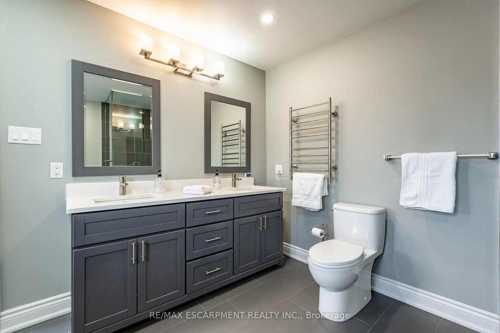 Photo 25 of 2 Fenwick Place, Hamilton, Waterdown — HOMEH