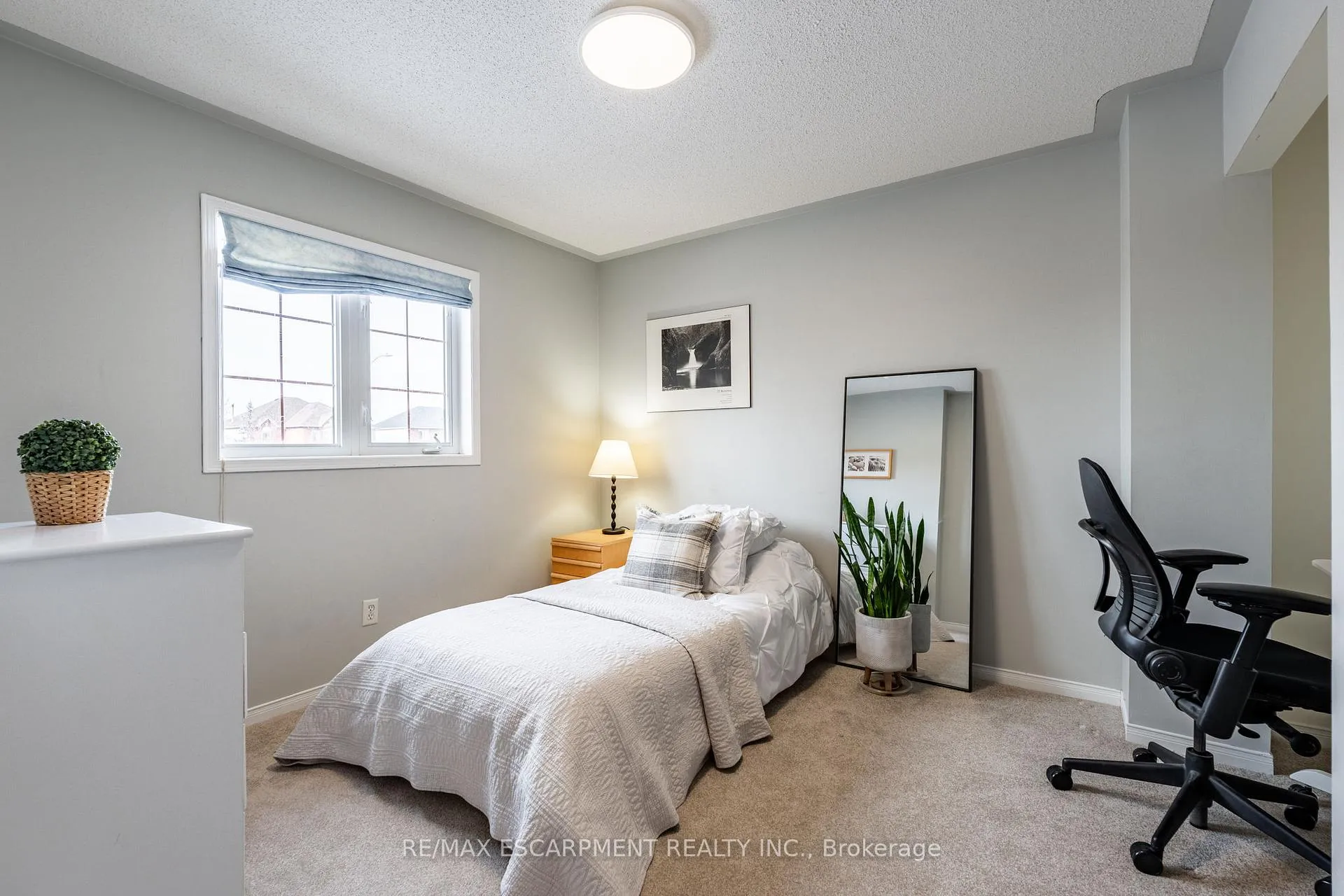 Photo 27 of 2 Fenwick Place, Hamilton, Waterdown — HOMEH