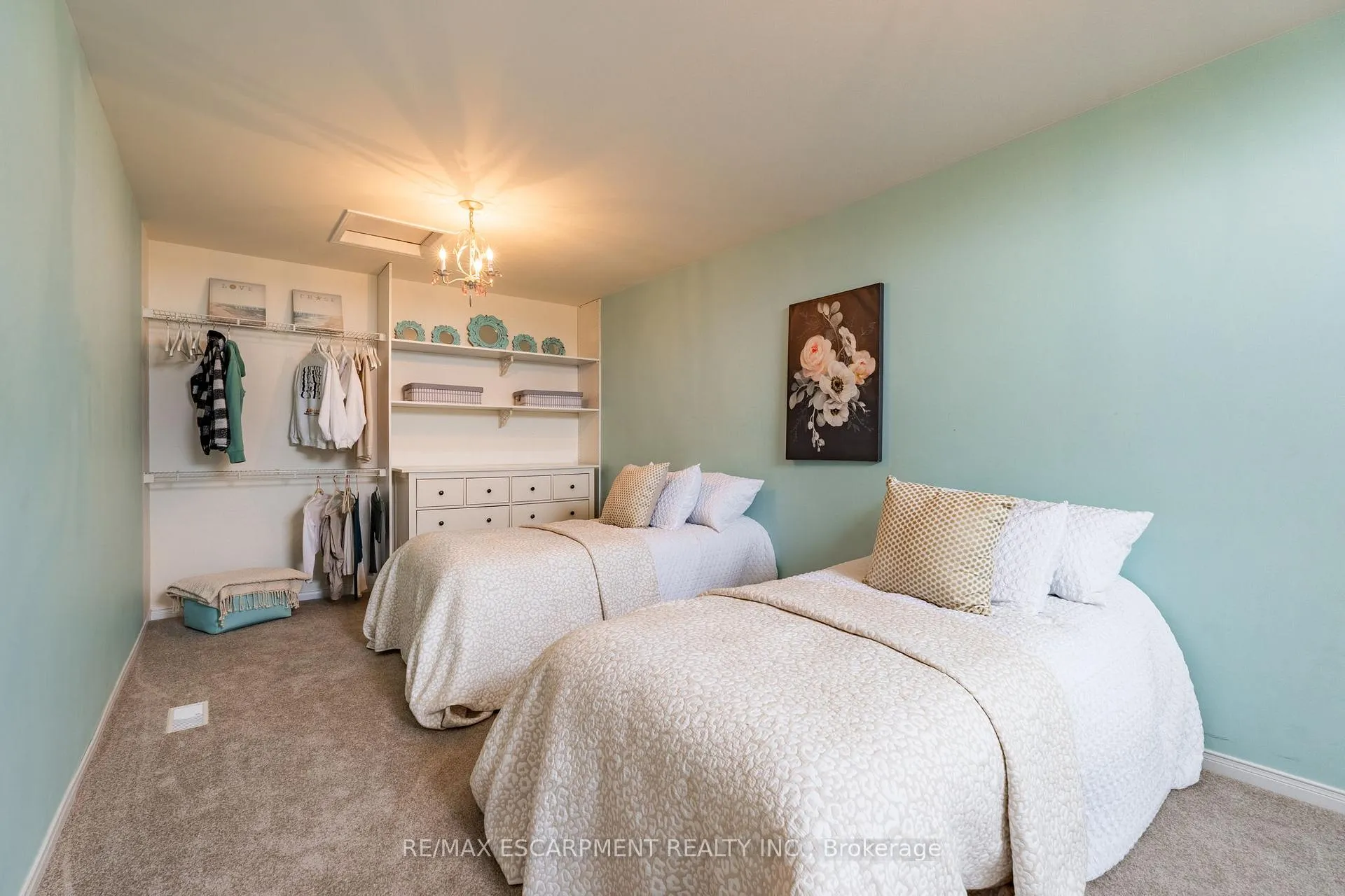 Photo 28 of 2 Fenwick Place, Hamilton, Waterdown — HOMEH
