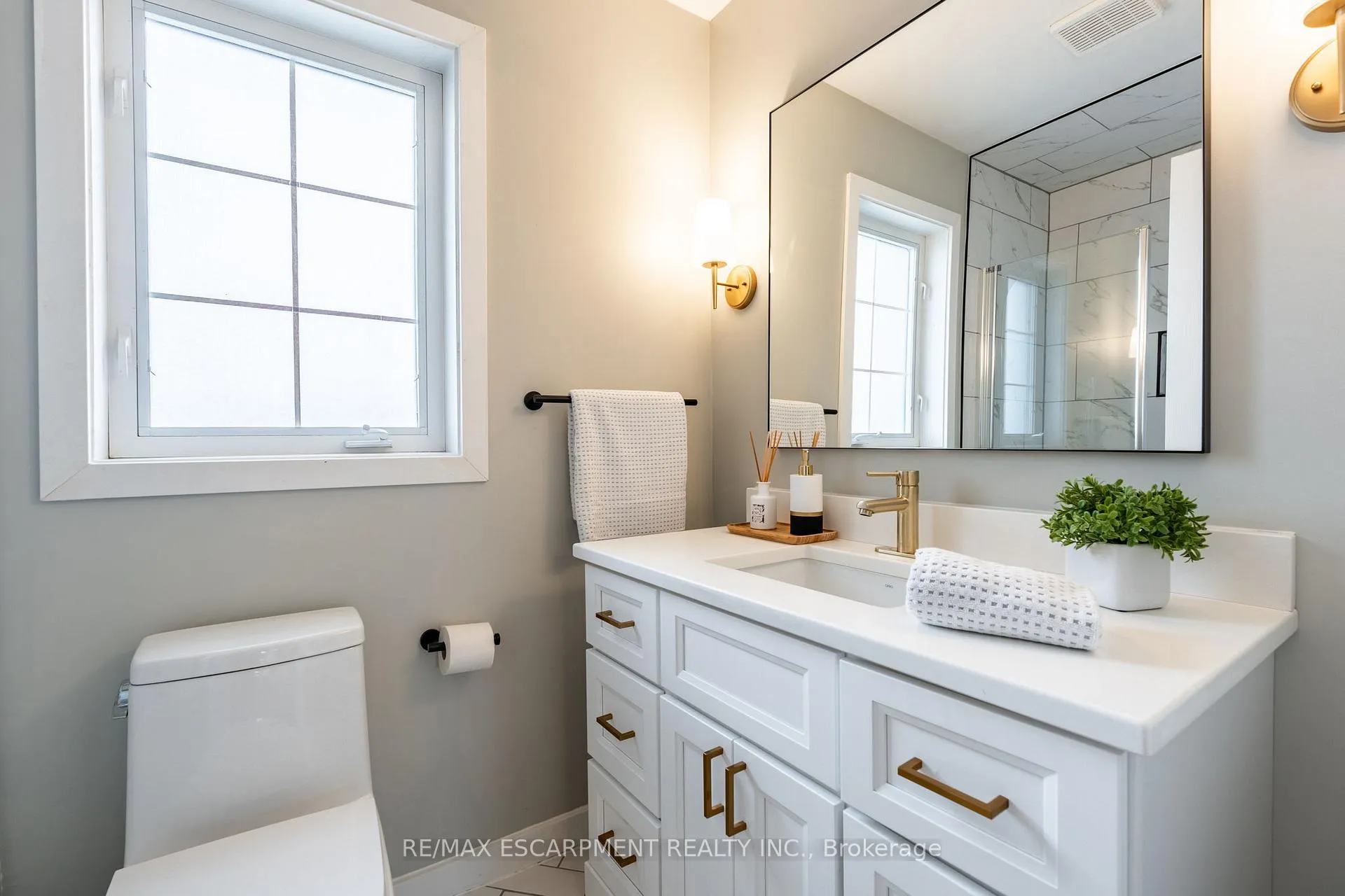 Photo 30 of 2 Fenwick Place, Hamilton, Waterdown — HOMEH