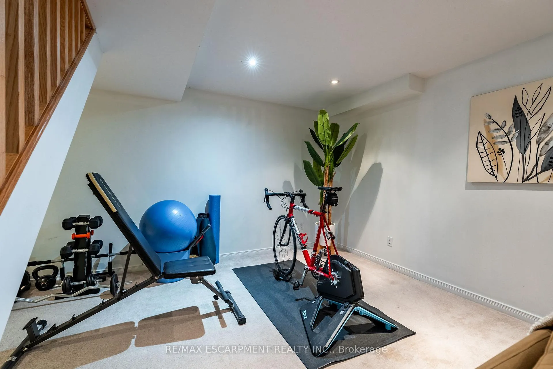 Photo 35 of 2 Fenwick Place, Hamilton, Waterdown — HOMEH