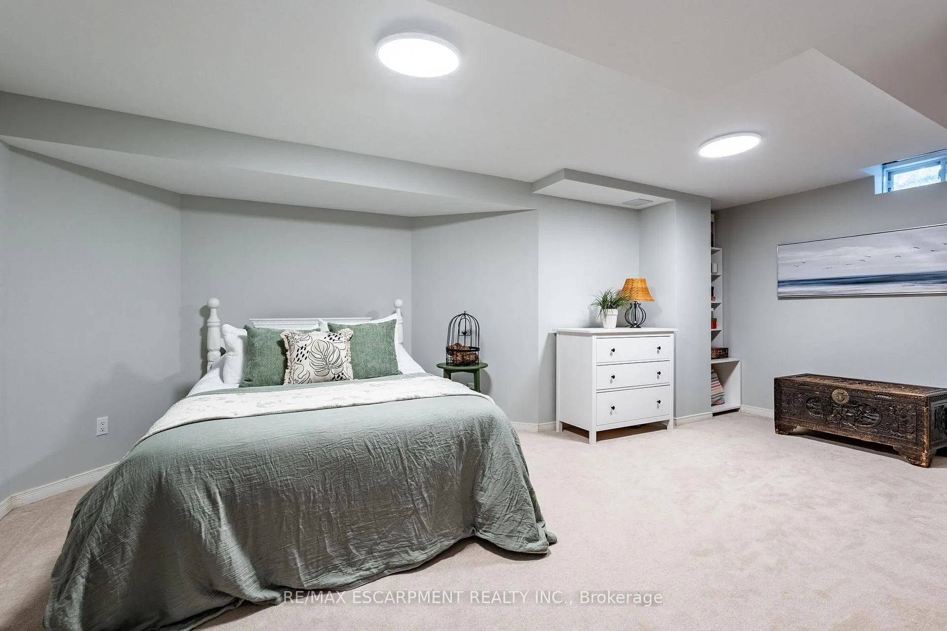 Photo 36 of 2 Fenwick Place, Hamilton, Waterdown — HOMEH