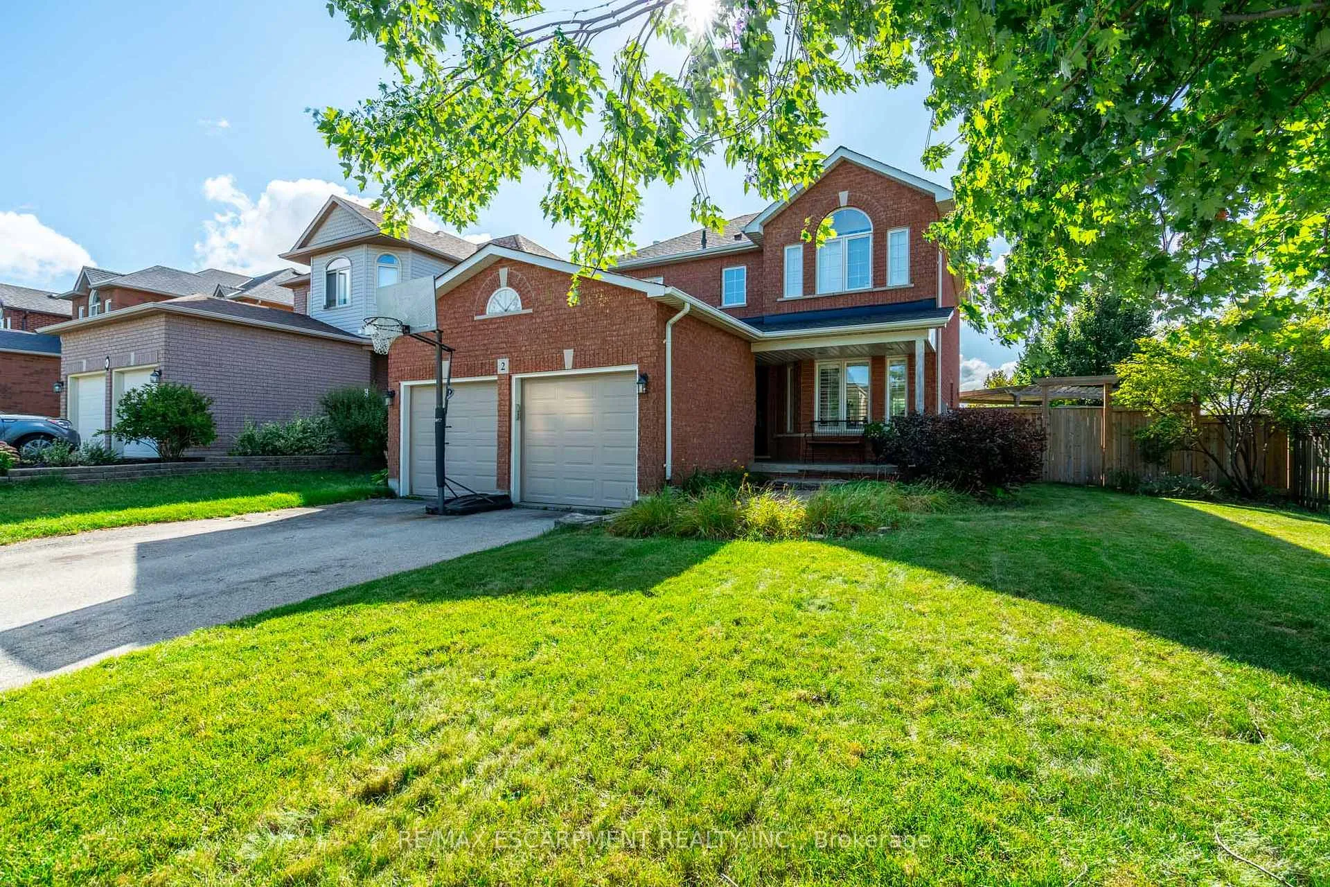 Photo 38 of 2 Fenwick Place, Hamilton, Waterdown — HOMEH