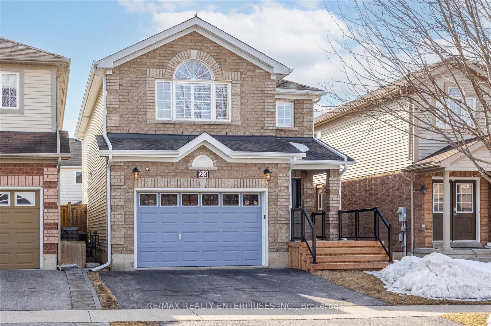 Photo 2 of 23 Dadson Drive, Clarington, Bowmanville — HOMEH