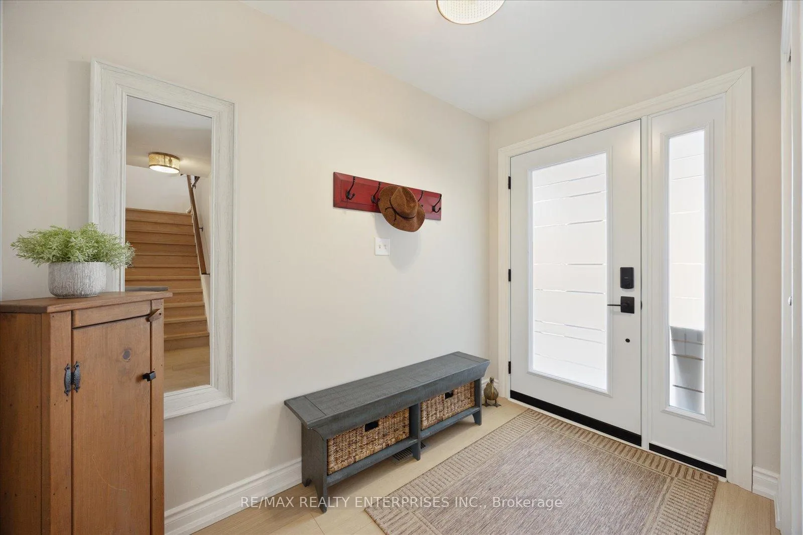 Photo 5 of 23 Dadson Drive, Clarington, Bowmanville — HOMEH