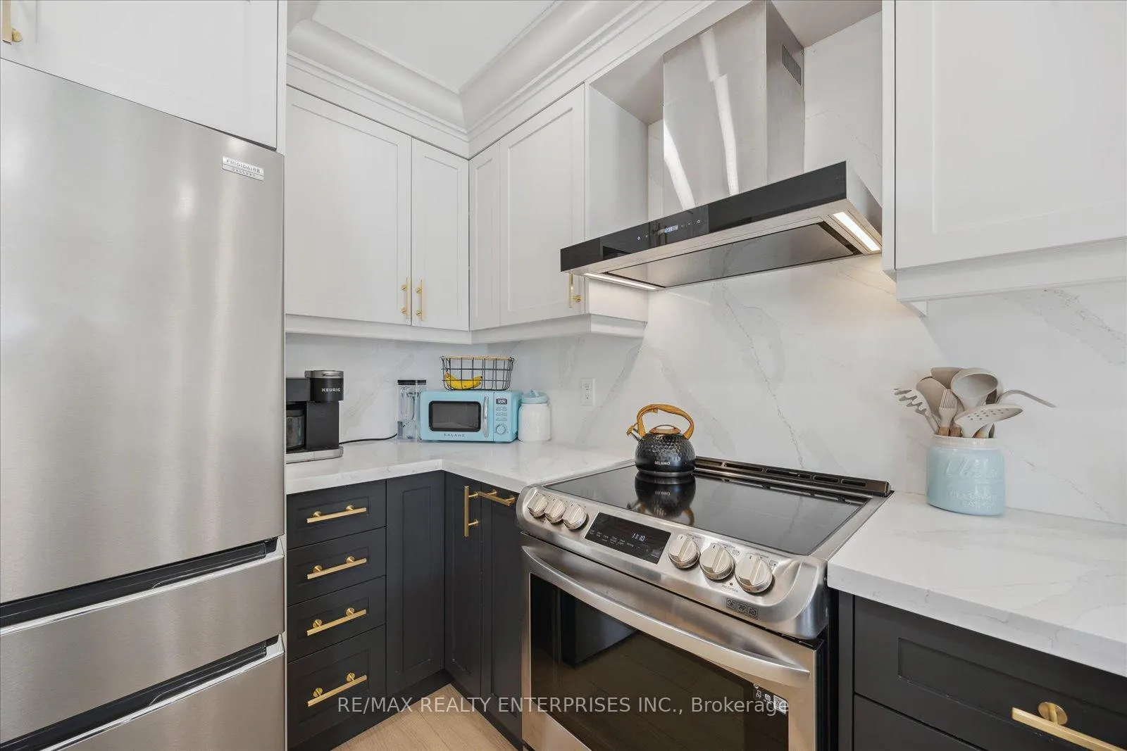 Photo 16 of 23 Dadson Drive, Clarington, Bowmanville — HOMEH