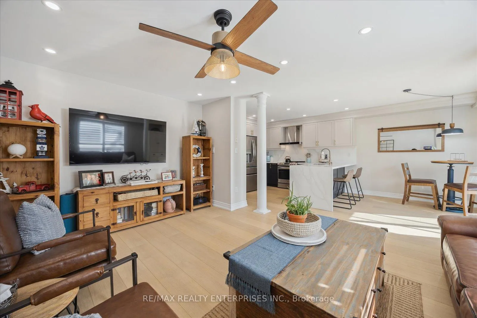 Photo 20 of 23 Dadson Drive, Clarington, Bowmanville — HOMEH