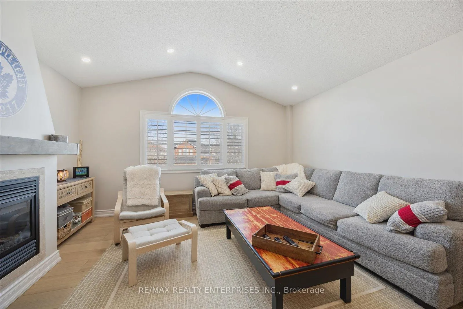Photo 24 of 23 Dadson Drive, Clarington, Bowmanville — HOMEH