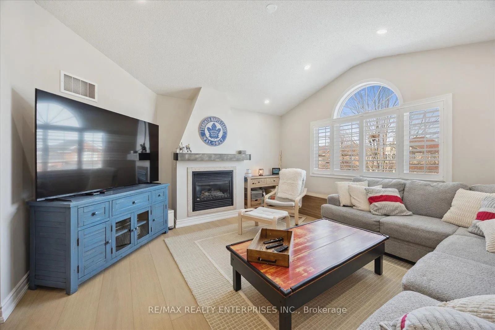Photo 25 of 23 Dadson Drive, Clarington, Bowmanville — HOMEH