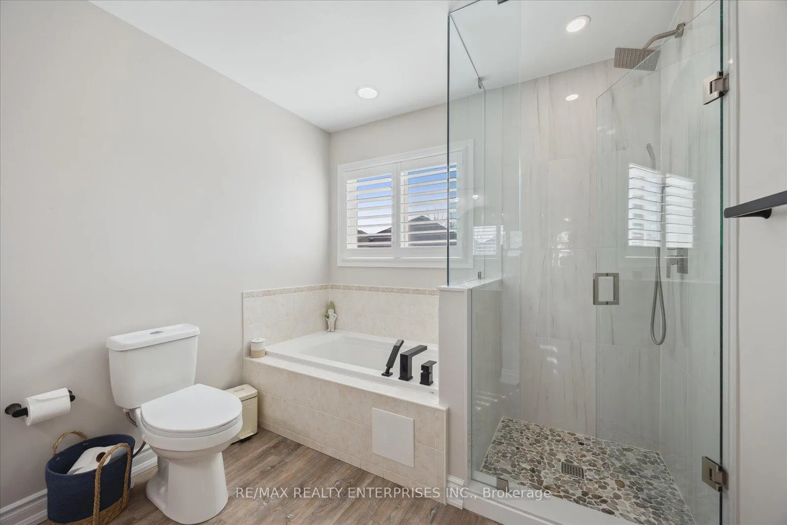 Photo 29 of 23 Dadson Drive, Clarington, Bowmanville — HOMEH