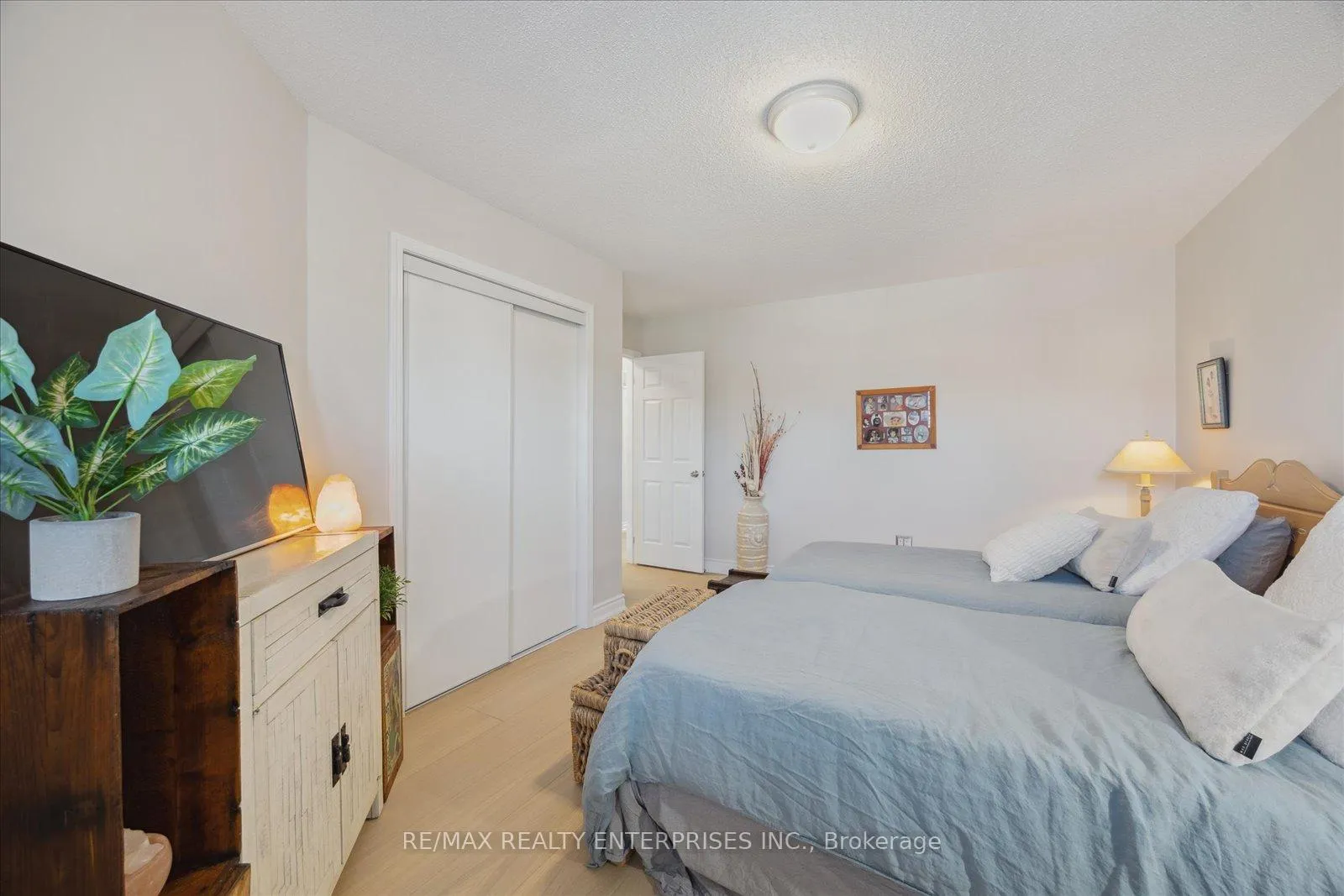 Photo 37 of 23 Dadson Drive, Clarington, Bowmanville — HOMEH
