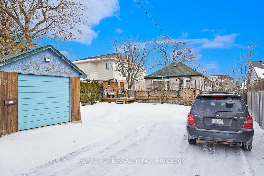 Photo 1 of 1945 Whites Road, Pickering, Amberlea — HOMEH