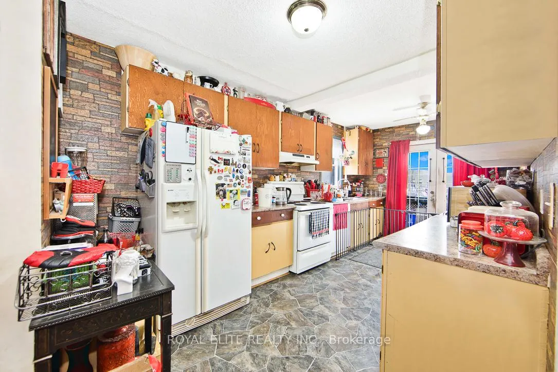 Photo 6 of 1945 Whites Road, Pickering, Amberlea — HOMEH