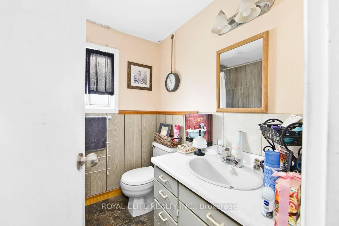 Photo 9 of 1945 Whites Road, Pickering, Amberlea — HOMEH