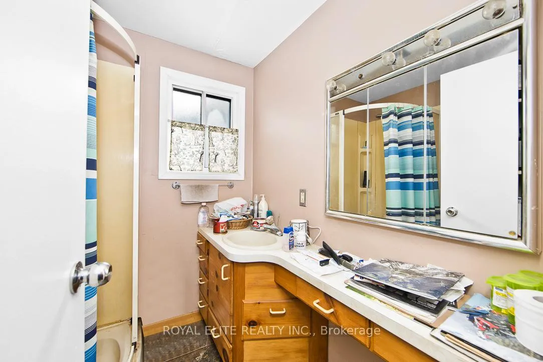 Photo 10 of 1945 Whites Road, Pickering, Amberlea — HOMEH