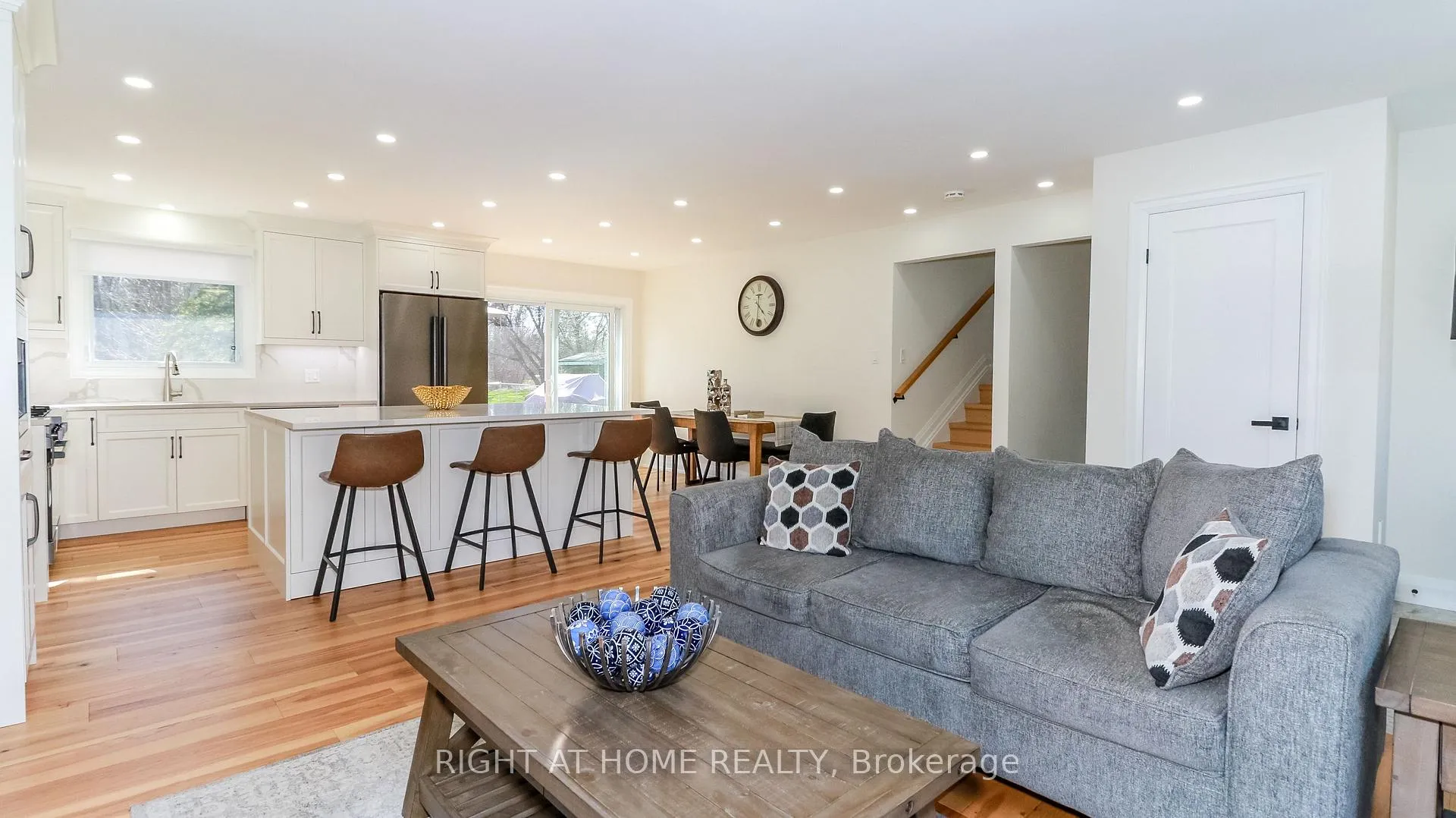 Photo 7 of 134 Switzer Street, Clearview, Rural Clearview — HOMEH
