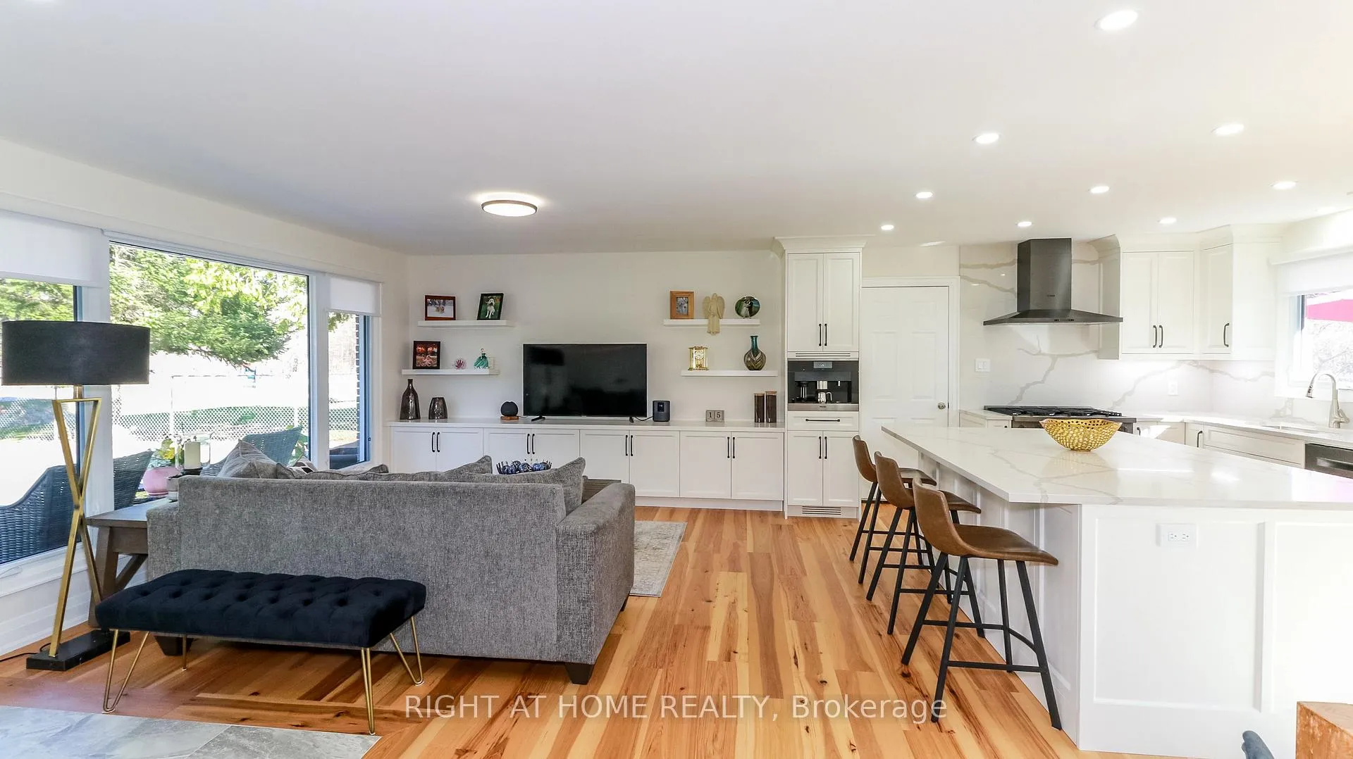 Photo 12 of 134 Switzer Street, Clearview, Rural Clearview — HOMEH