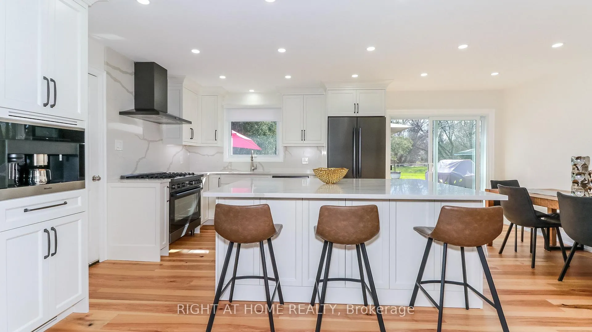 Photo 15 of 134 Switzer Street, Clearview, Rural Clearview — HOMEH