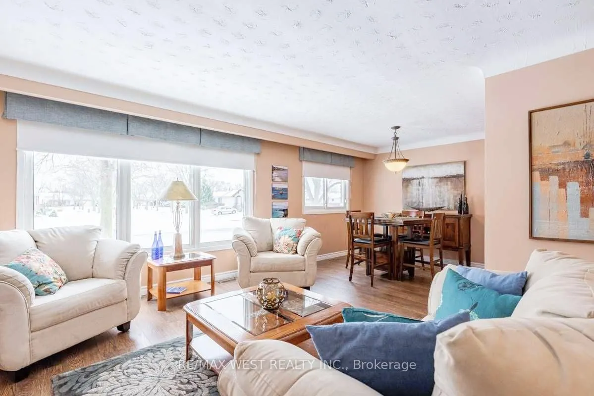 Photo 2 of 7570 Jubilee Drive, Niagara Falls, Marineland — HOMEH