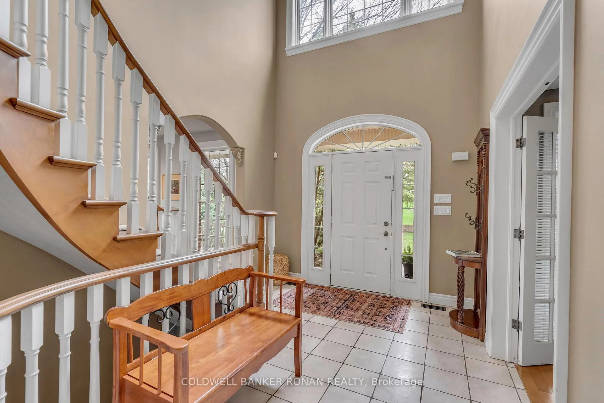 Photo 2 of 38 Tecumseth Heights Drive, New Tecumseth, Rural New Tecumseth — HOMEH