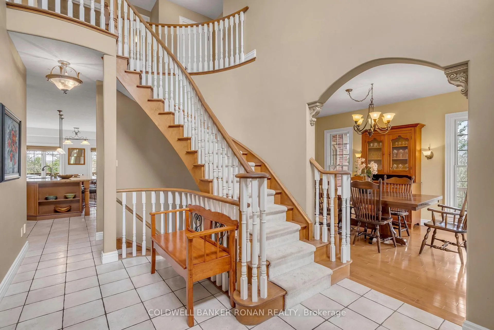 Photo 3 of 38 Tecumseth Heights Drive, New Tecumseth, Rural New Tecumseth — HOMEH
