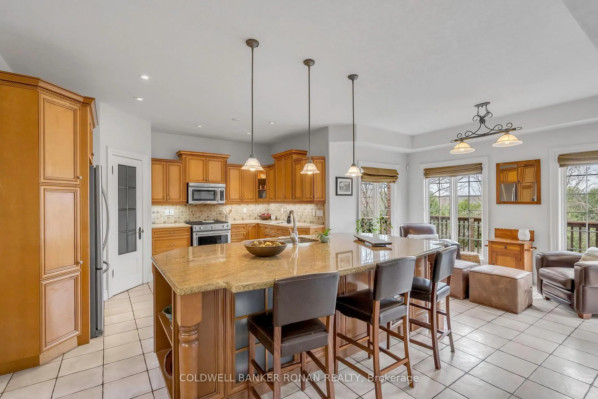 Photo 10 of 38 Tecumseth Heights Drive, New Tecumseth, Rural New Tecumseth — HOMEH