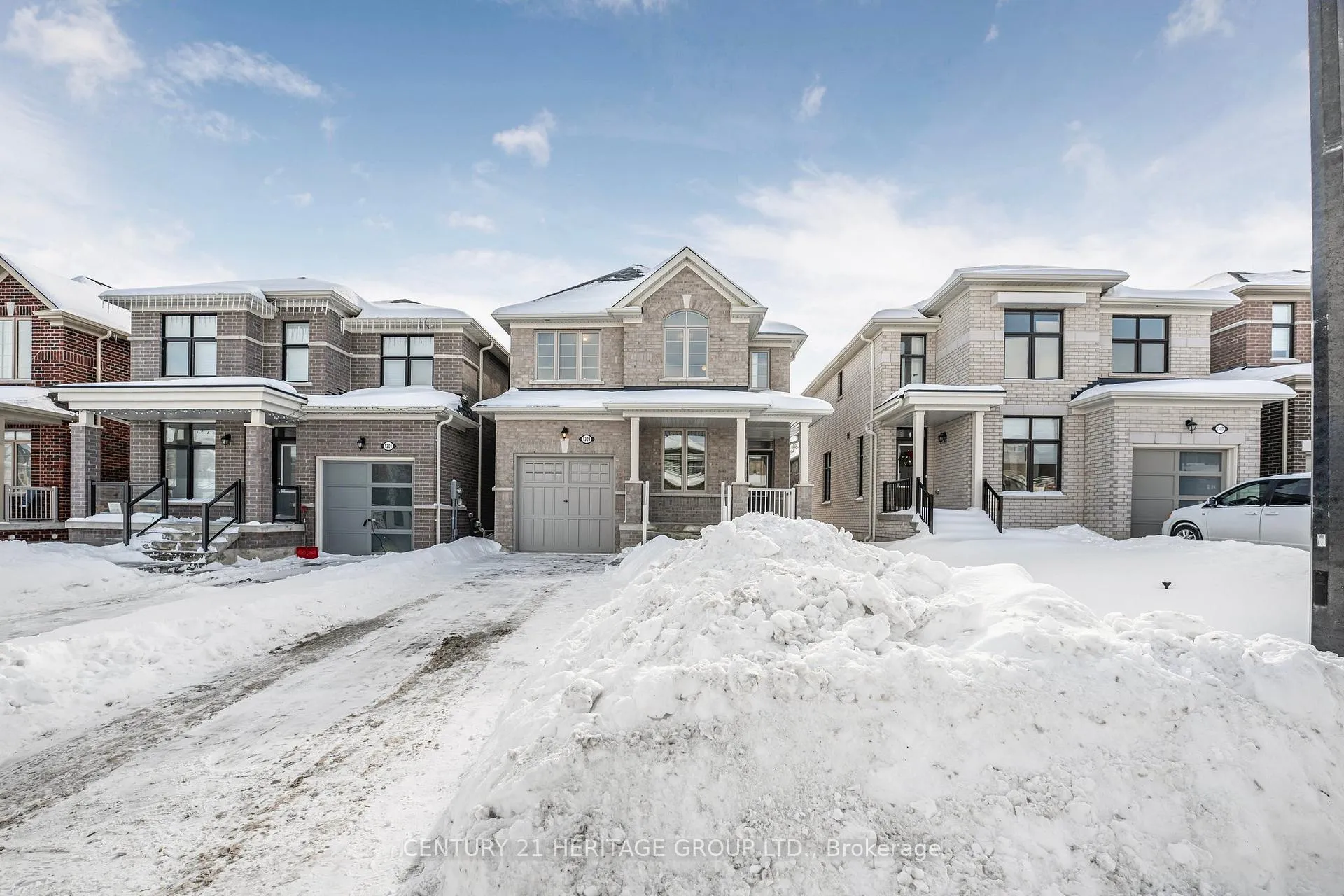 Photo 4 of 1303 Davis Loop, Innisfil, Lefroy — HOMEH