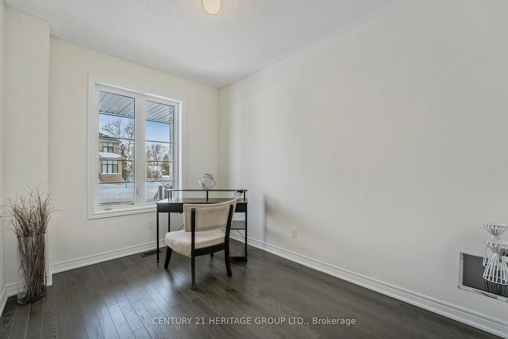 Photo 9 of 1303 Davis Loop, Innisfil, Lefroy — HOMEH
