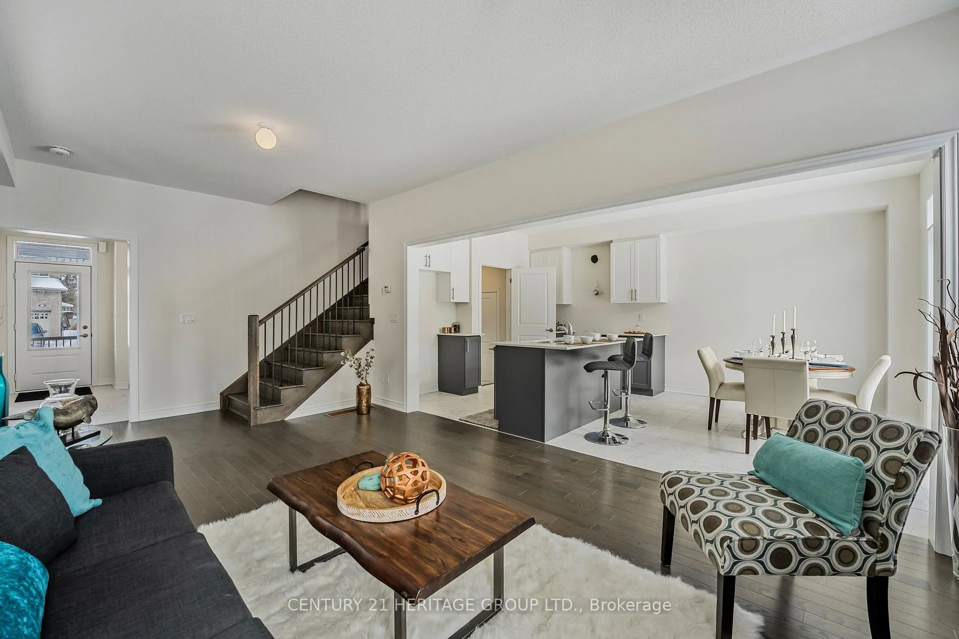 Photo 16 of 1303 Davis Loop, Innisfil, Lefroy — HOMEH