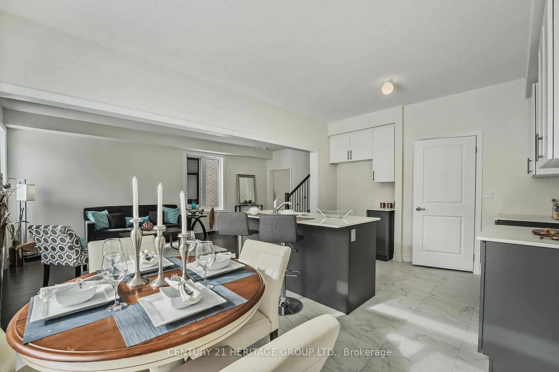 Photo 24 of 1303 Davis Loop, Innisfil, Lefroy — HOMEH