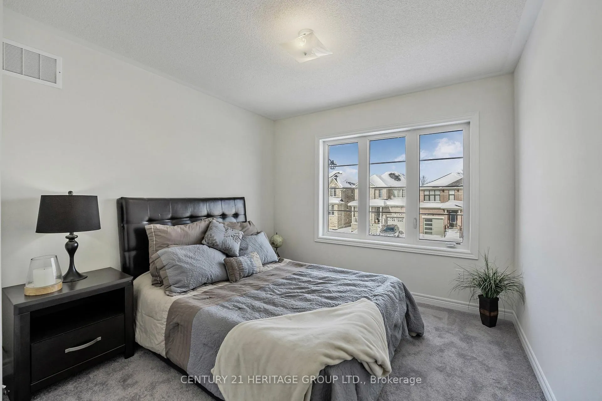 Photo 28 of 1303 Davis Loop, Innisfil, Lefroy — HOMEH