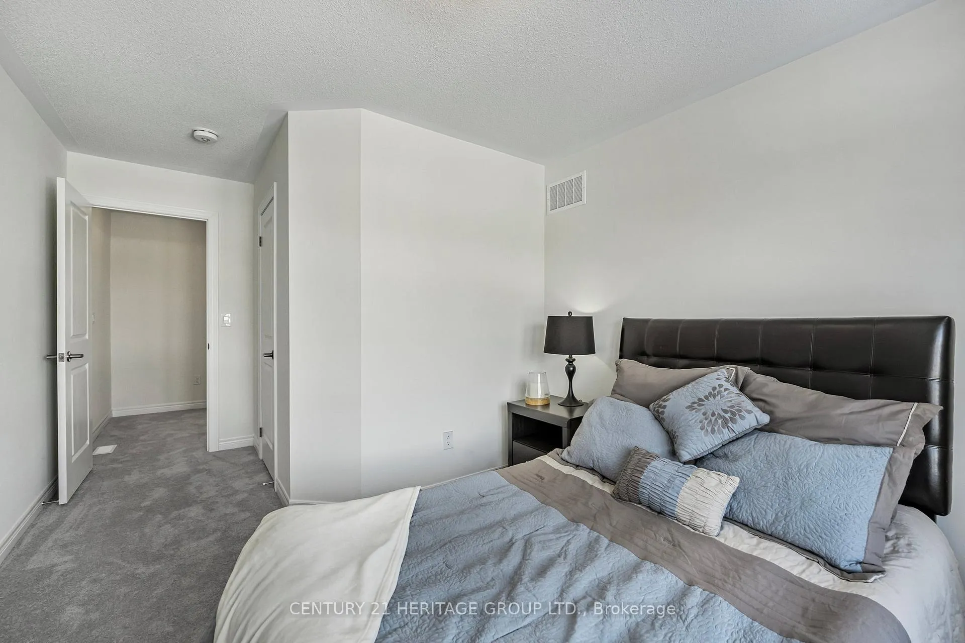 Photo 29 of 1303 Davis Loop, Innisfil, Lefroy — HOMEH