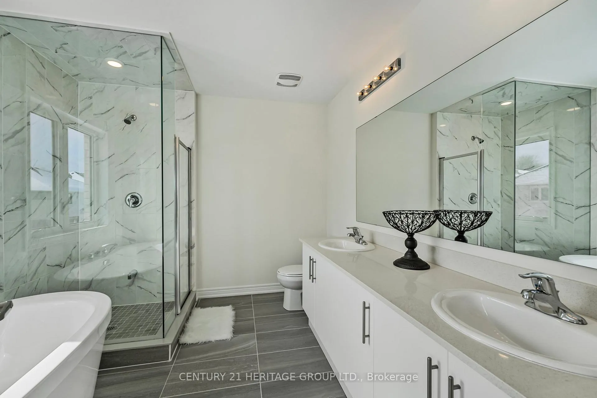 Photo 33 of 1303 Davis Loop, Innisfil, Lefroy — HOMEH