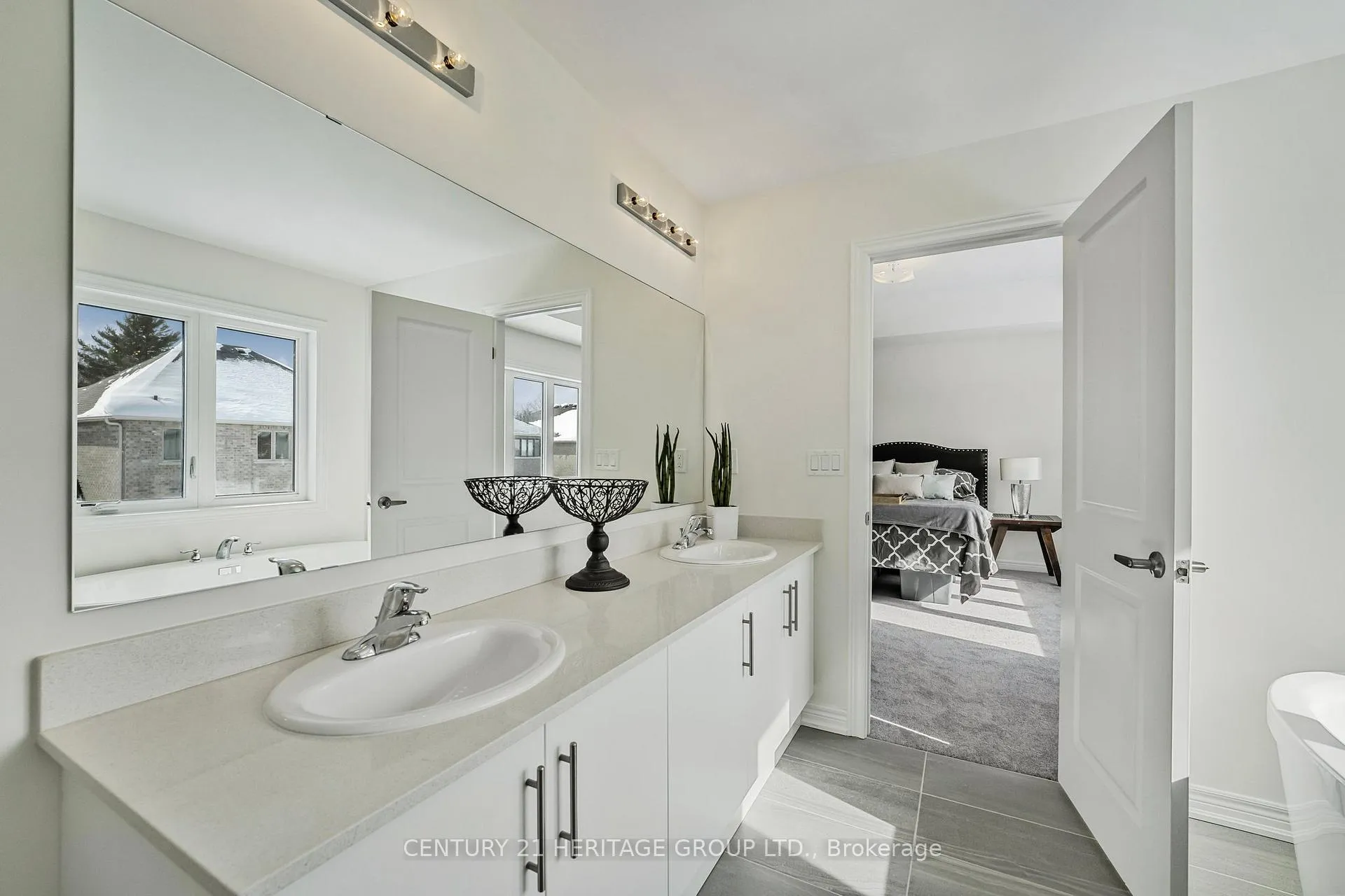 Photo 35 of 1303 Davis Loop, Innisfil, Lefroy — HOMEH