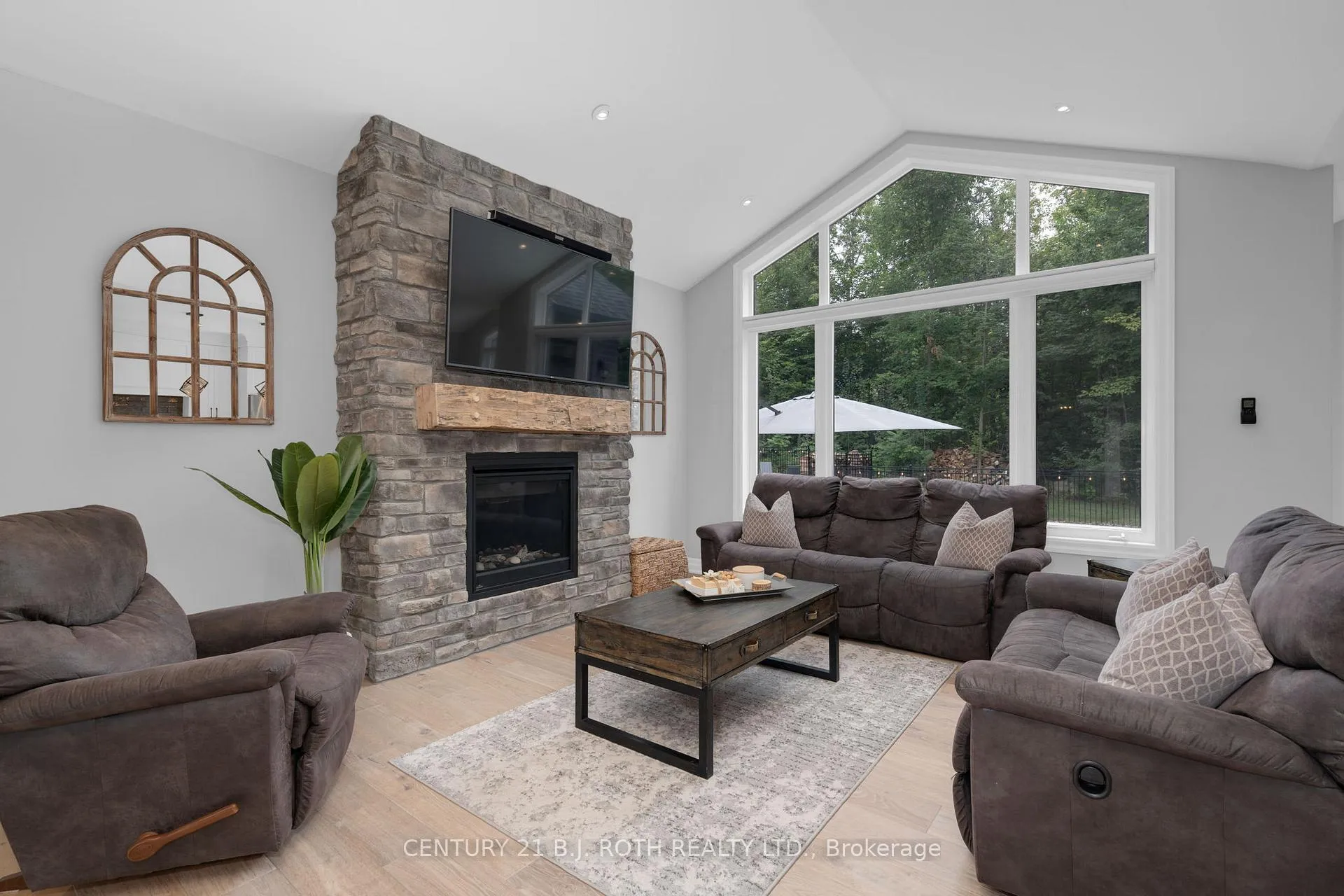 Photo 6 of 10 Walter James Parkway, Springwater, Snow Valley — HOMEH