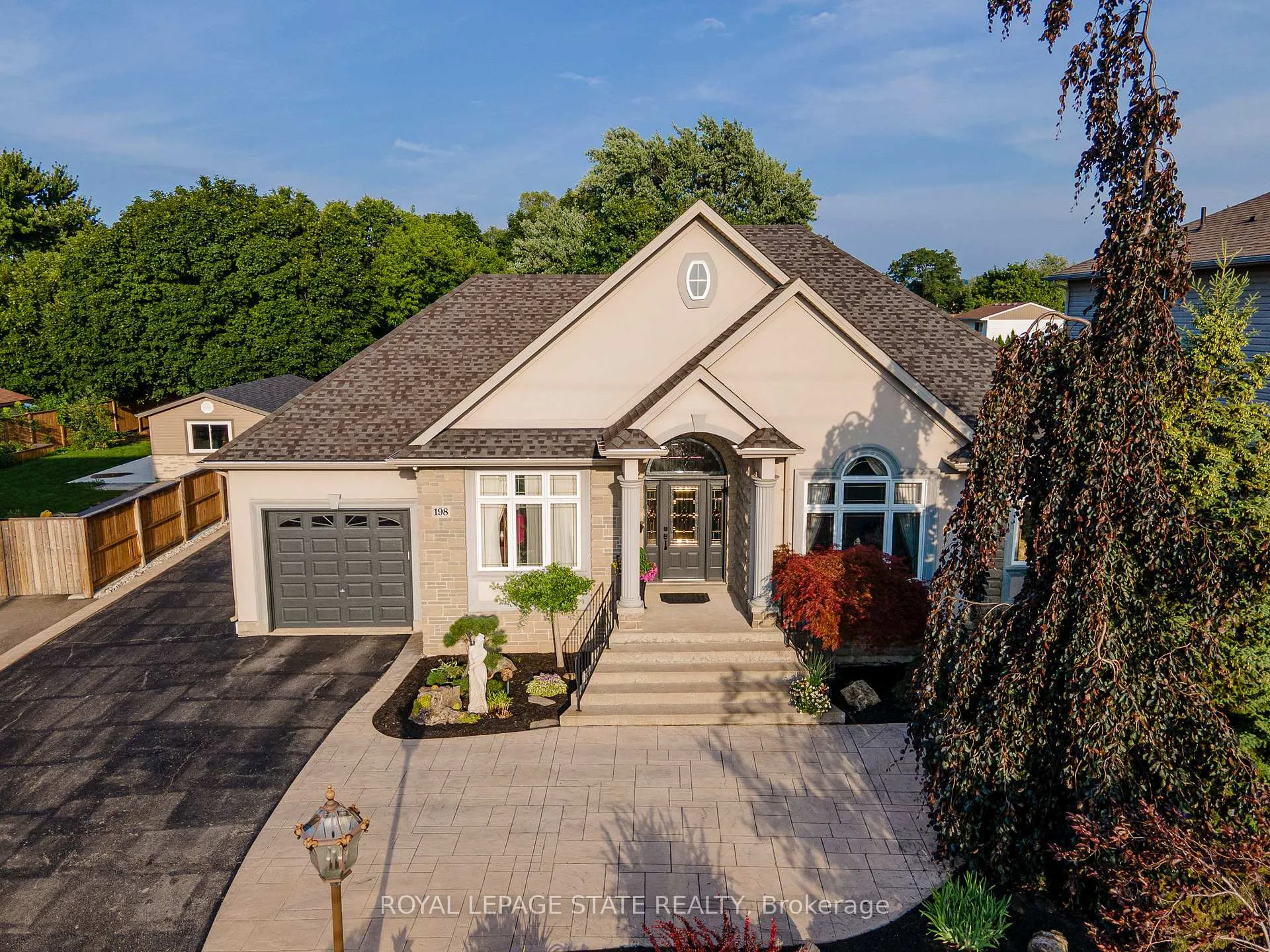Photo 1 of 198 Gray Road, Hamilton, Stoney Creek — HOMEH
