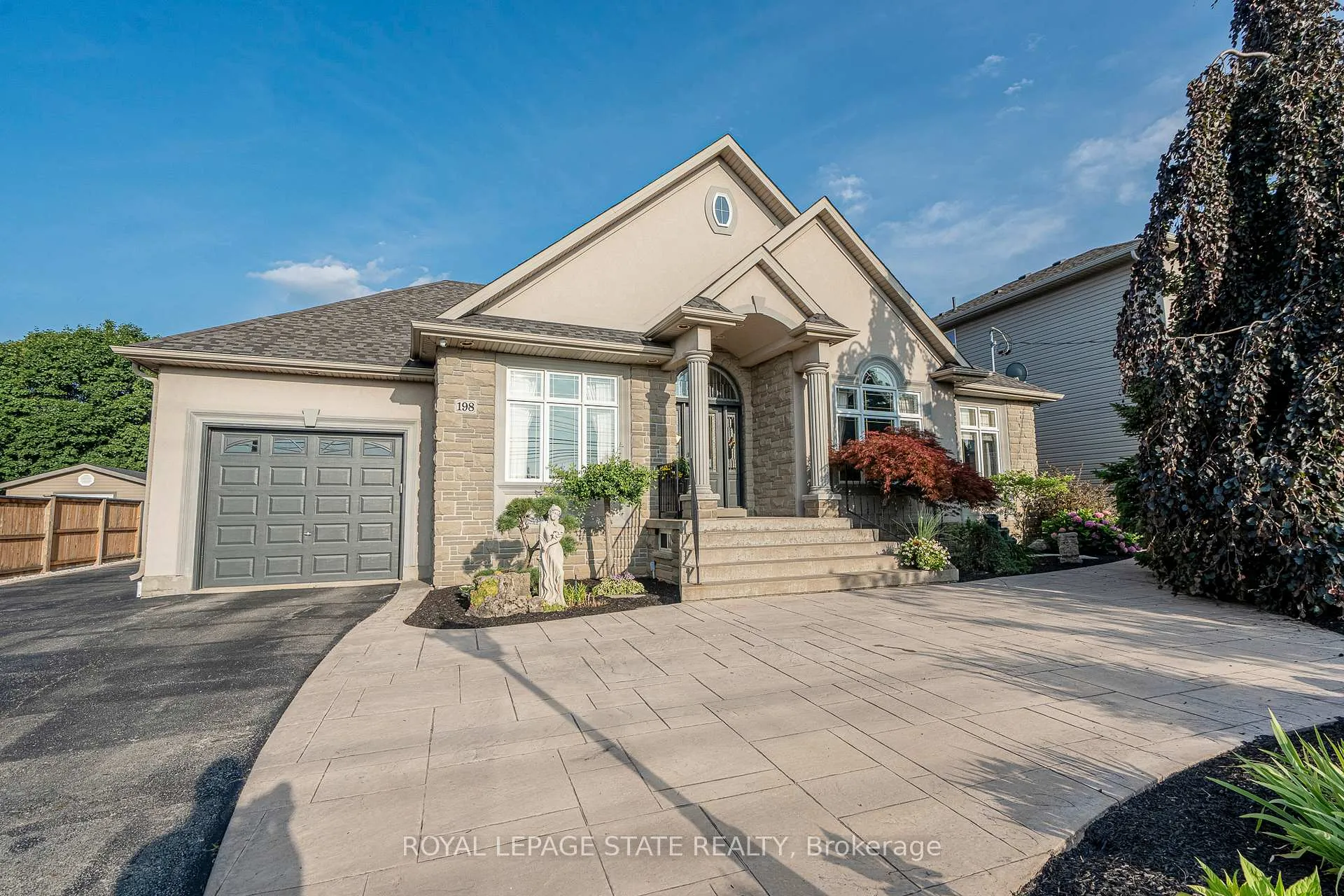 Photo 2 of 198 Gray Road, Hamilton, Stoney Creek — HOMEH