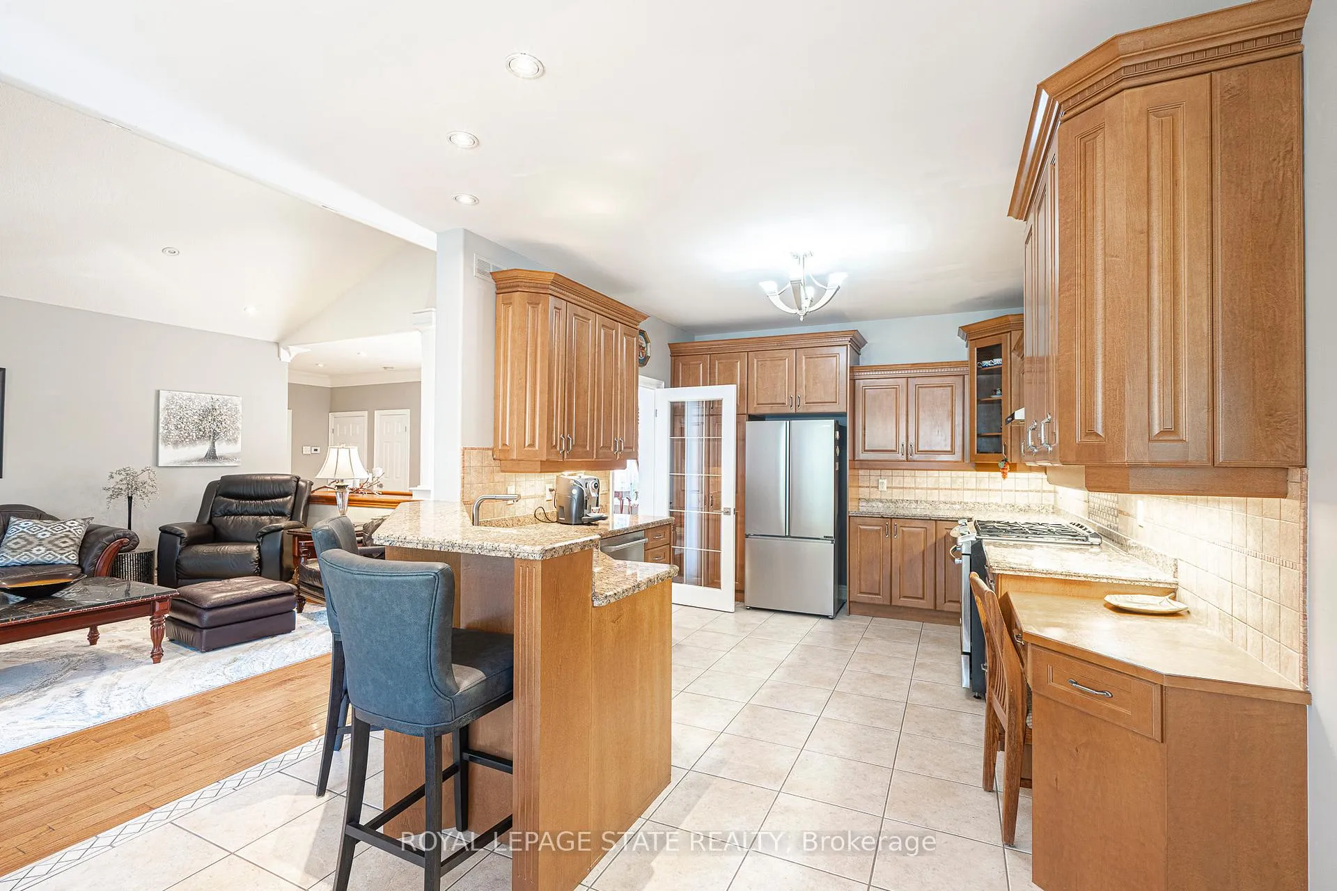 Photo 14 of 198 Gray Road, Hamilton, Stoney Creek — HOMEH