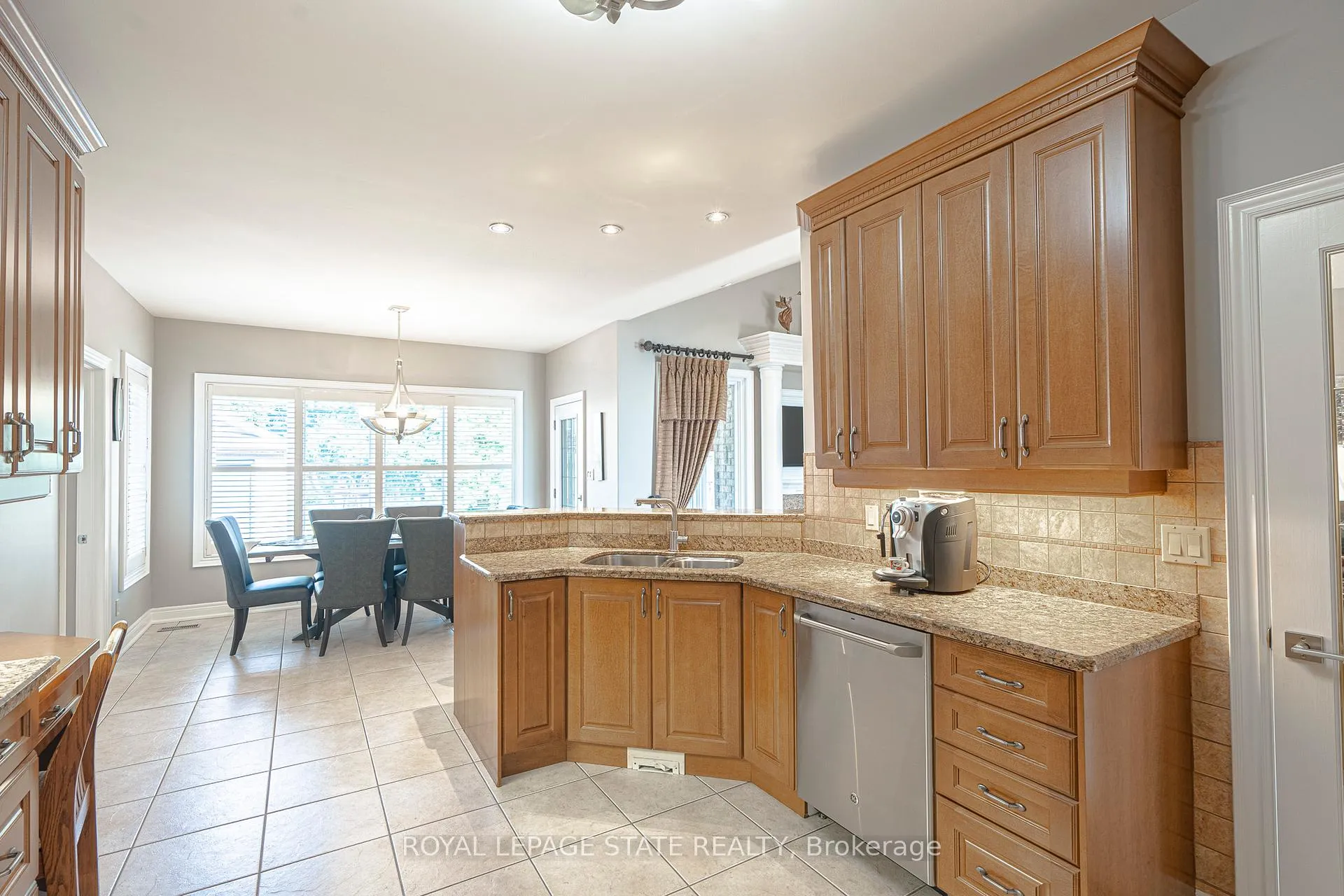 Photo 16 of 198 Gray Road, Hamilton, Stoney Creek — HOMEH