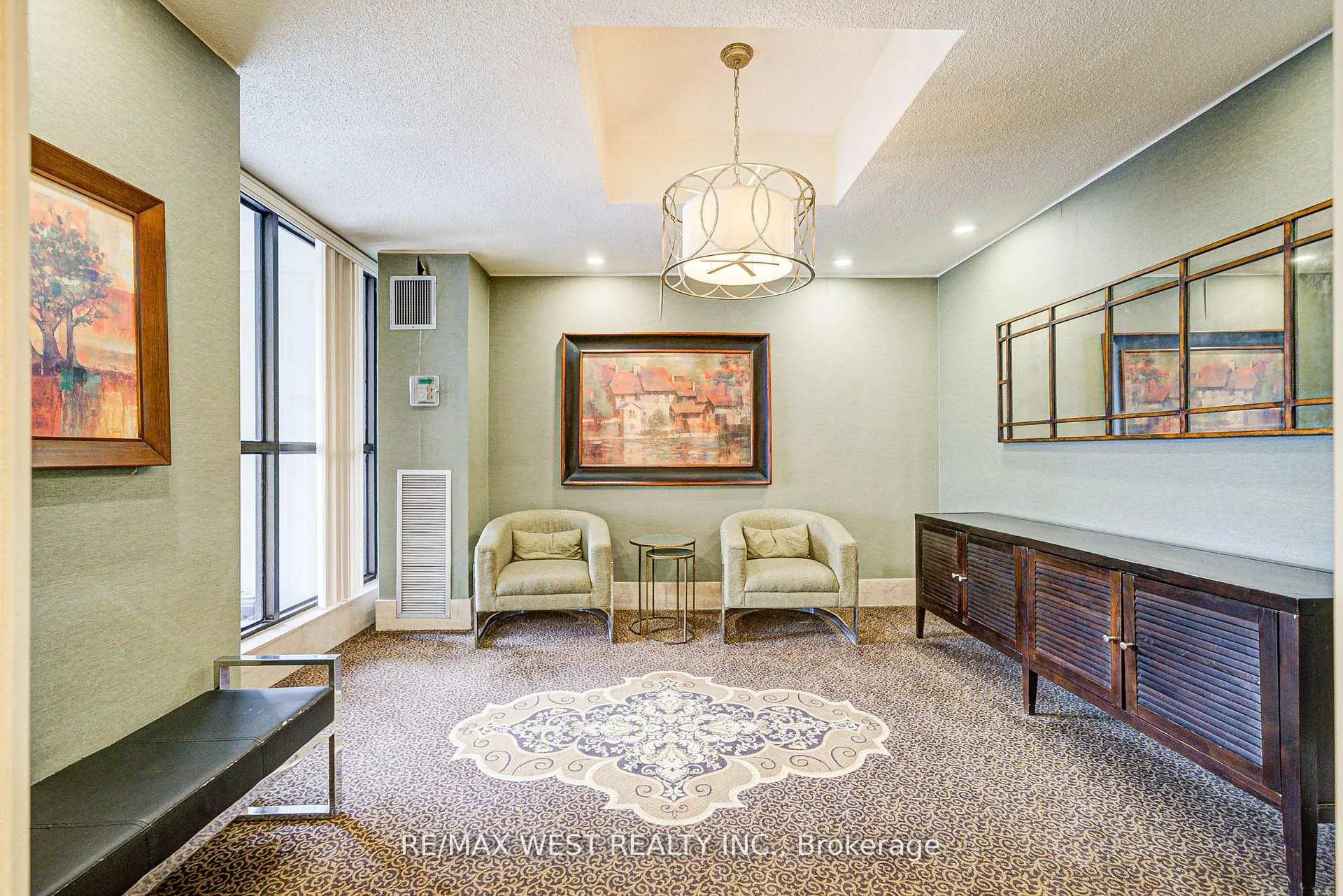 Photo 6 of Unit 906, 150 Neptune Drive, Toronto, Englemount-Lawrence — HOMEH