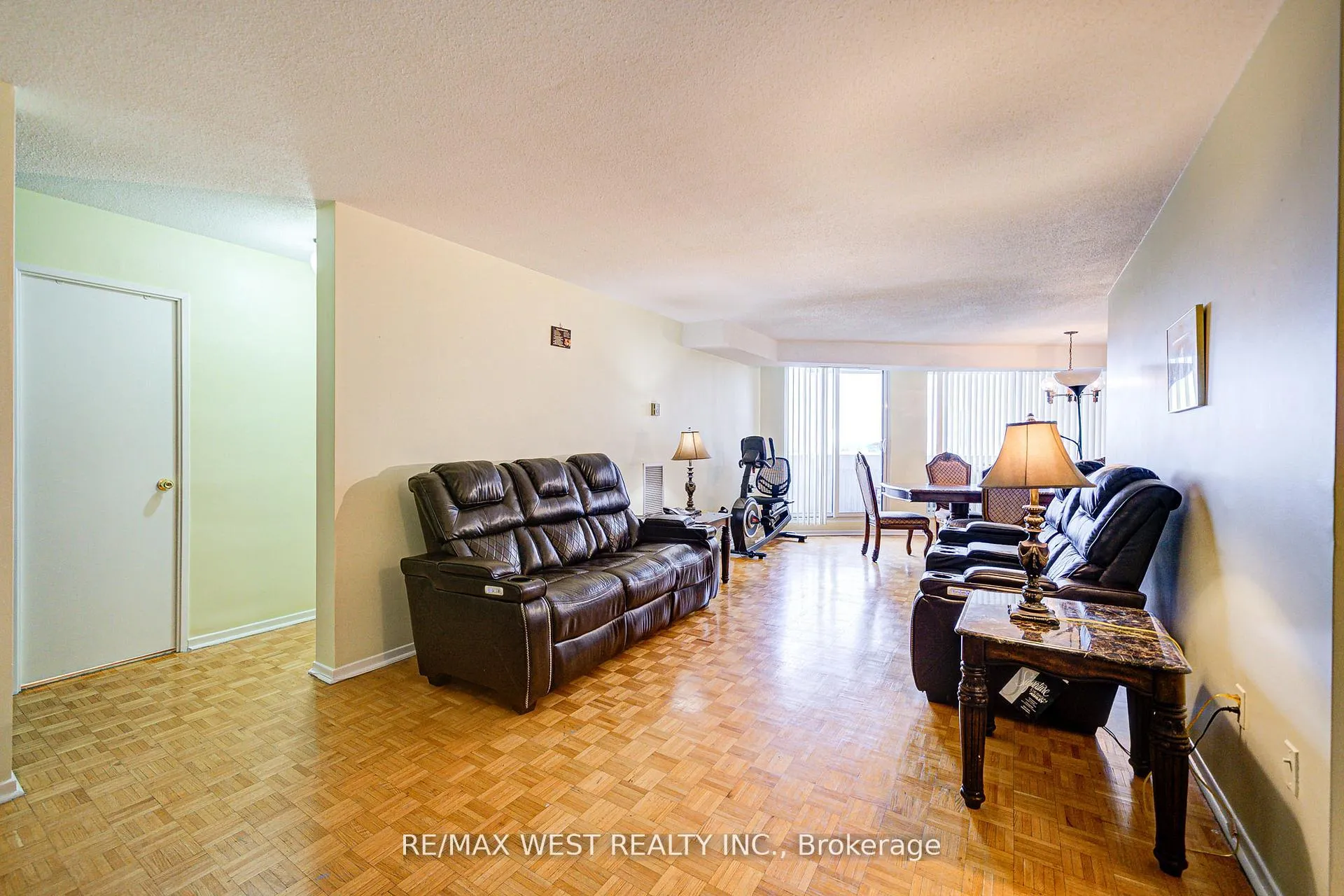 Photo 8 of Unit 906, 150 Neptune Drive, Toronto, Englemount-Lawrence — HOMEH