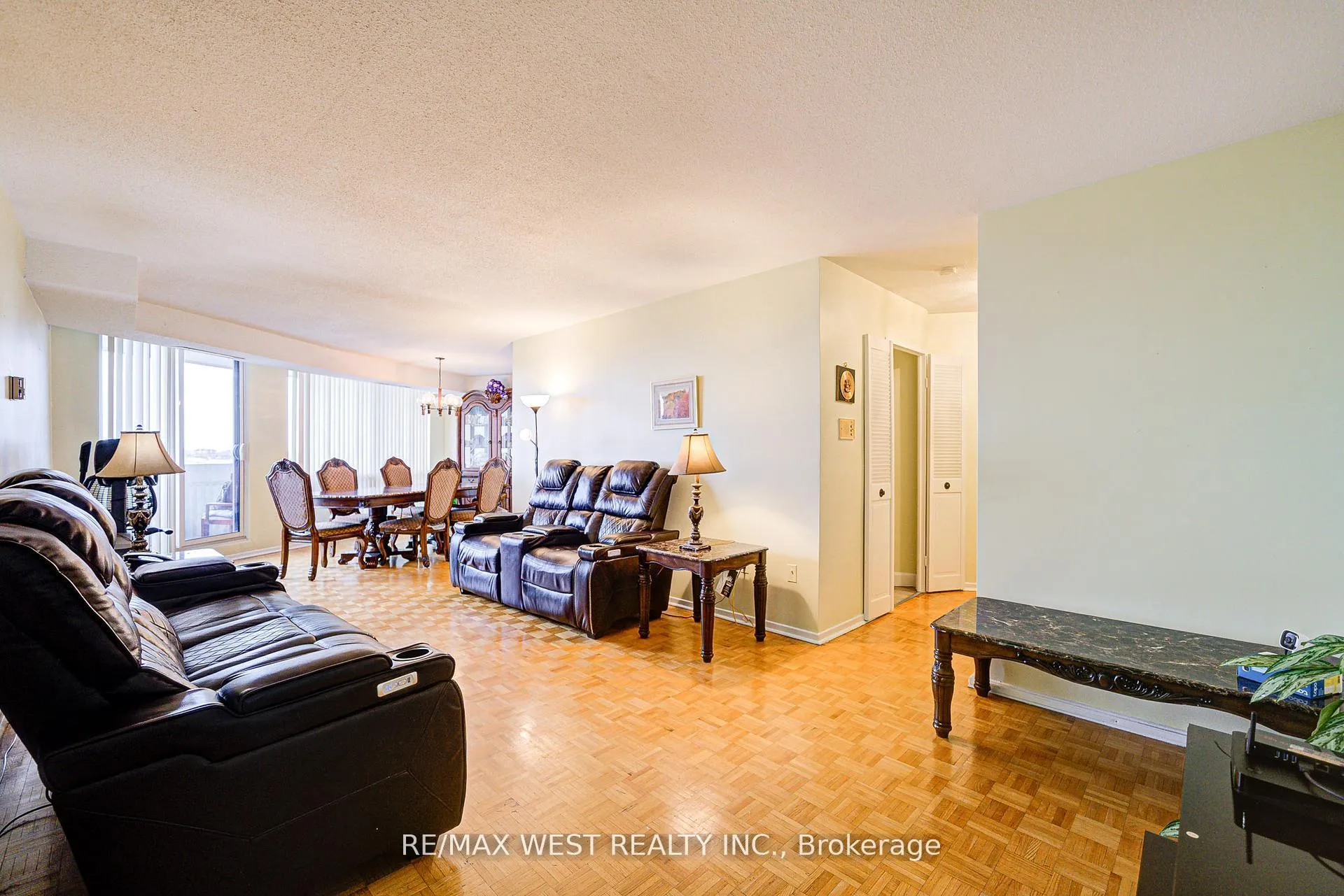 Photo 9 of Unit 906, 150 Neptune Drive, Toronto, Englemount-Lawrence — HOMEH