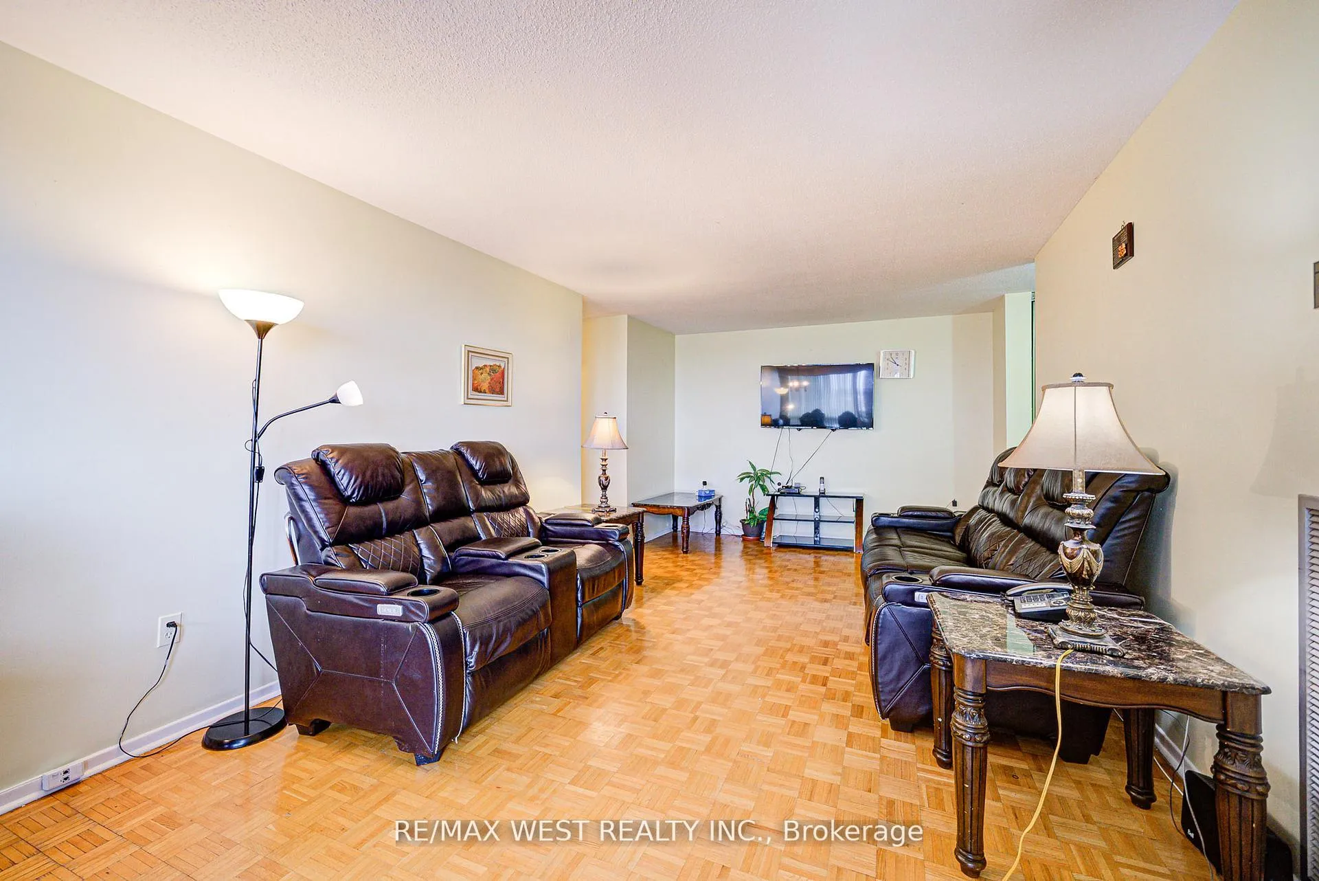 Photo 11 of Unit 906, 150 Neptune Drive, Toronto, Englemount-Lawrence — HOMEH