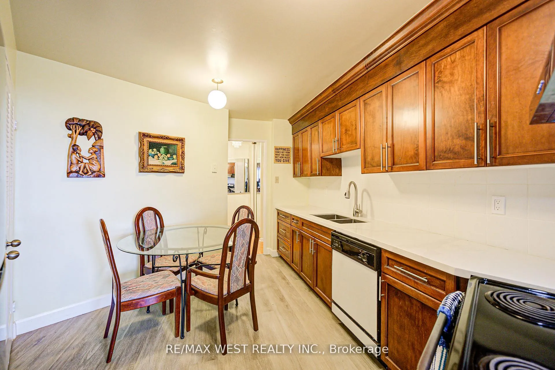 Photo 15 of Unit 906, 150 Neptune Drive, Toronto, Englemount-Lawrence — HOMEH