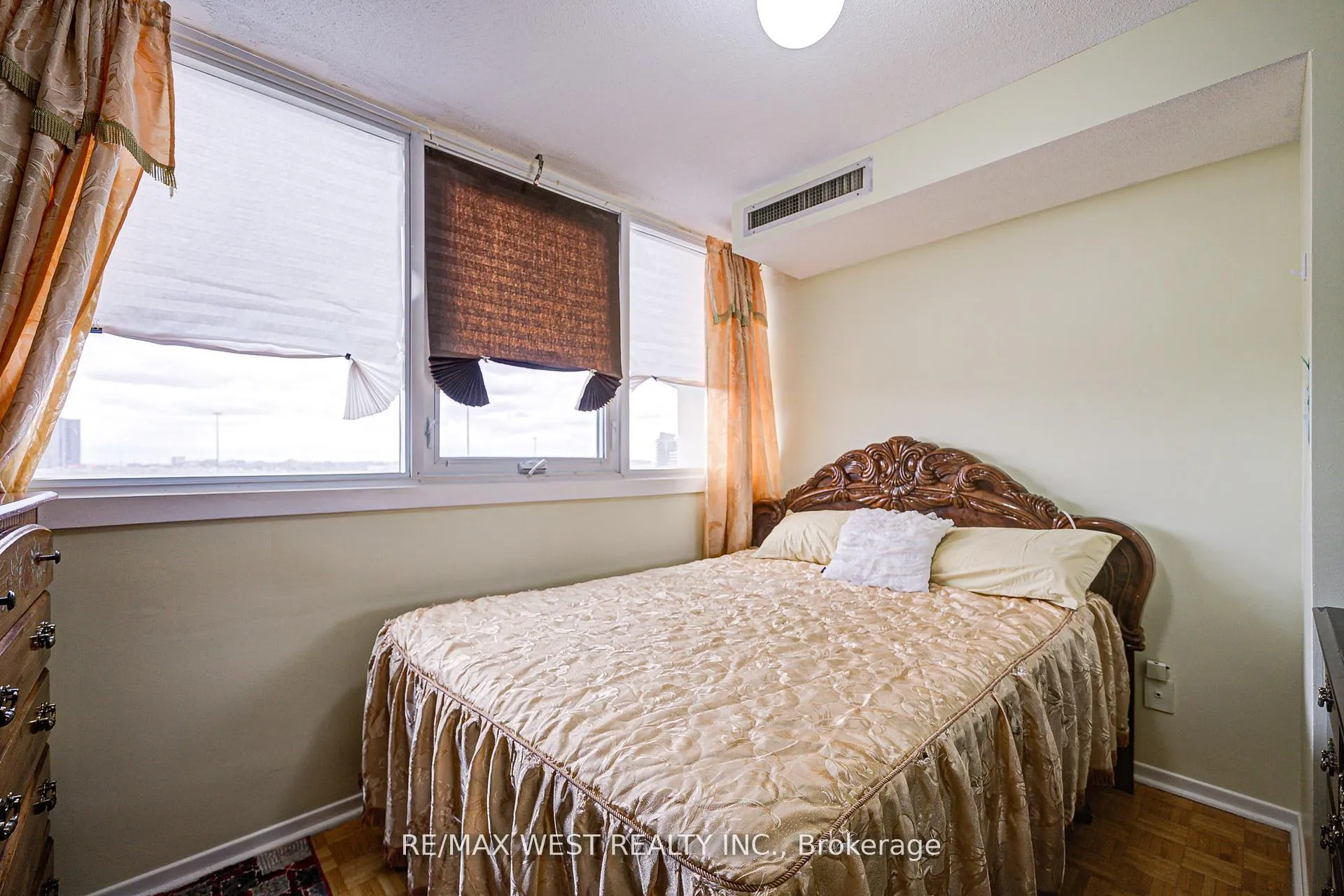 Photo 22 of Unit 906, 150 Neptune Drive, Toronto, Englemount-Lawrence — HOMEH